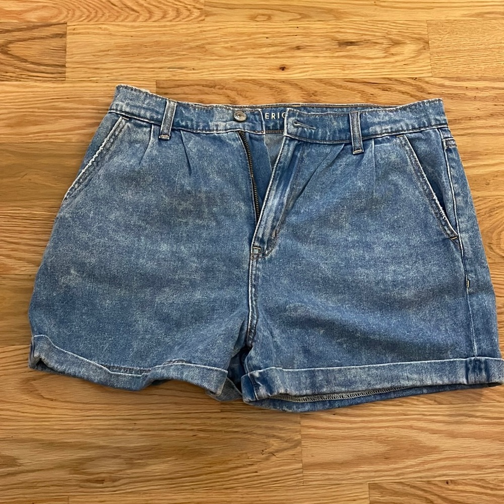American Eagle Acid Wash Mom Short